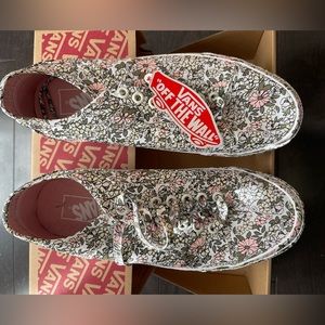 Vans Old Skool Tapered Floral, Size Women’s 8.0 / Men’s 6.5